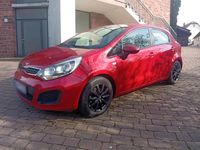Gebraucht Kia Rio Edition 7 86 PS (63 kW) 2013 Rot Limousine