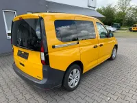 Gebraucht VW Caddy Basis 122 PS (89 kW) 2022 Gelb Van / Kleinbus