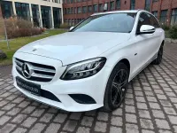 Używany Mercedes C300e 194 KM (142 kW) 2020 Biały Kombi