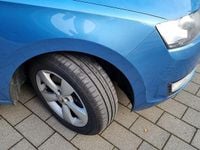 Gebraucht Skoda Rapid Ambition 105 PS (77 kW) 2012 Blau Kleinwagen