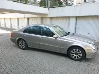 Gebraucht Mercedes E320 Elegance 204 PS (150 kW) 2005 Gold Limousine