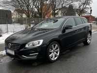 Gebraucht Volvo V60 190 PS (139 kW) 2015 Schwarz Kombi