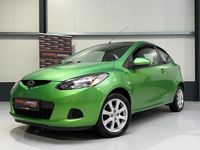 Gebraucht Mazda 2 Inclusive 75 PS (55 kW) 2008 Grün Kleinwagen