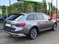 Gebraucht Skoda Superb 200 PS (147 kW) 2023 Graphite grau metallic met. graphite grau metallic met. Kombi