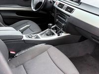 Gebraucht BMW 318 143 PS (105 kW) 2009 Blau Limousine