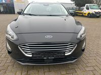 Gebraucht Ford Focus Cool & Connect 120 PS (88 kW) 2020 Obsidianschwarz metallic Kombi