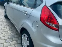 Gebraucht Ford Fiesta Trend 60 PS (44 kW) 2012 Silber Limousine