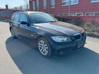 Gebraucht BMW 318 143 PS (105 kW) 2008 Schwarz Kombi