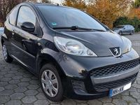 Gebraucht Peugeot 107 Filou 68 PS (50 kW) 2010 Schwarz Kleinwagen