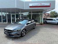 Gebraucht Mercedes CLA220 177 PS (130 kW) 2018 Mountaingrau  met. Limousine