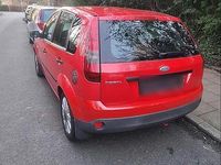 Gebraucht Ford Fiesta 101 PS (74 kW) 2004 Rot Kleinwagen