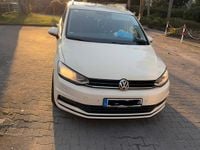Gebraucht VW Touran 116 PS (85 kW) 2019 Beige Van / Kleinbus