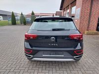 Second-hand VW T-Roc Style 150 CP (110 kW) 2023 Negru SUV