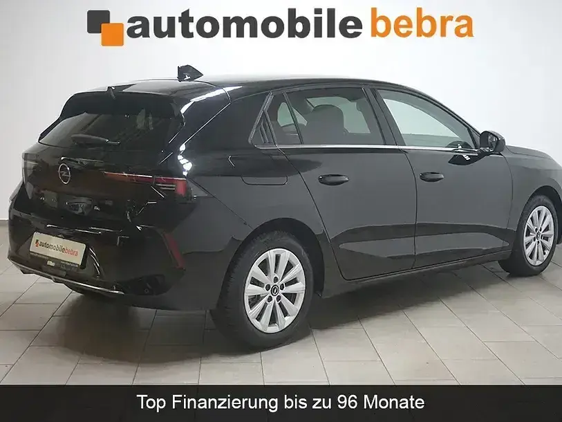 Usado Opel Astra Elegance 131 HP (96 kW) 2023 Preto Citadino