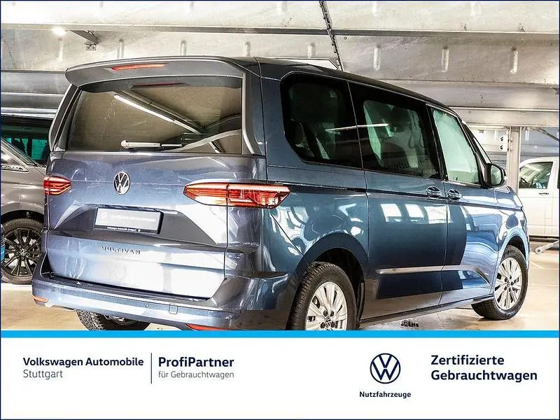 Begagnad VW Multivan Life 150 HK (110 kW) 2025 Blå Minibuss