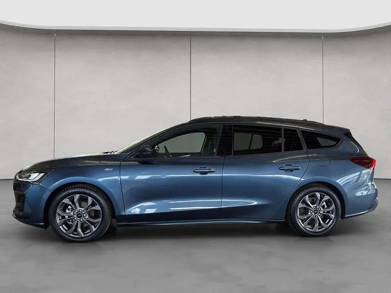 Second-hand Ford Focus ST-Line X 125 CP (91 kW) 2024 Albastru Break