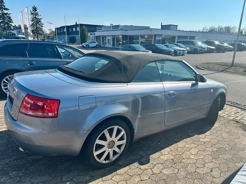 Używany Audi A4 Cabriolet Basis 235 KM (172 kW) 2006 Srebrny Kabriolet