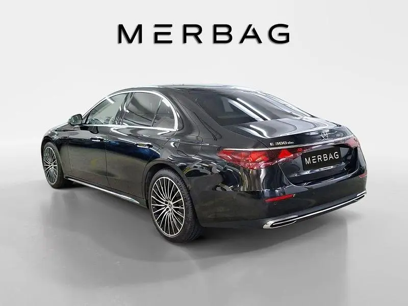 Second-hand Mercedes E300 Premium 197 CP (144 kW) 2024 Negru Berlinǎ
