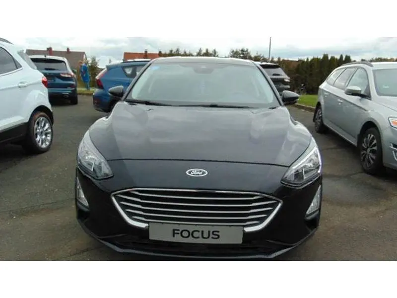 Używany Ford Focus Cool & Connect 101 KM (74 kW) 2020 Czarny Sedan/Limuzyna