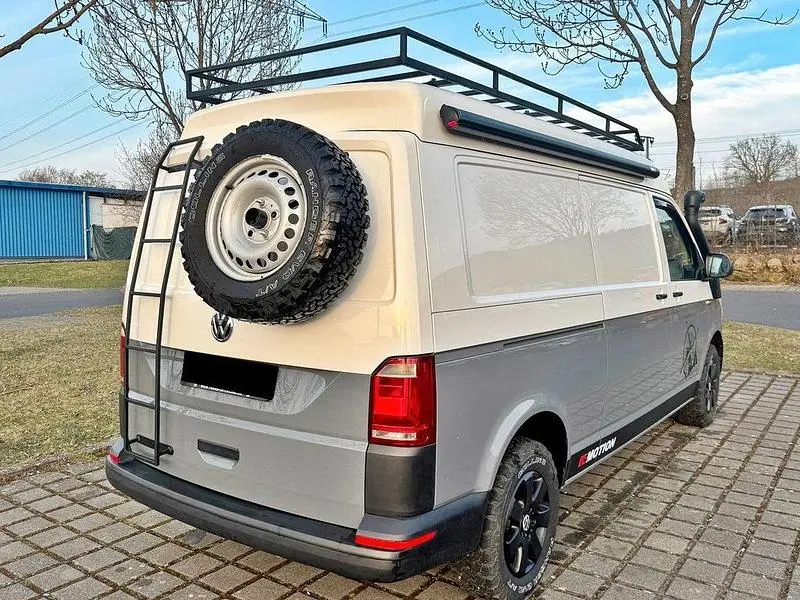 Używany VW Transporter 150 KM (110 kW) 2018 Biały Van
