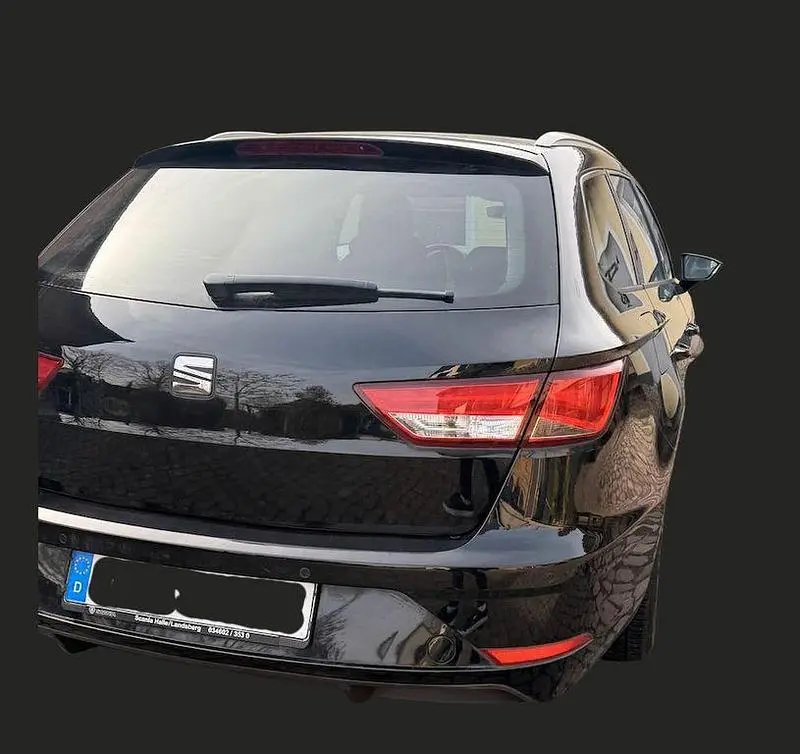 Używany Seat Leon Style 116 KM (85 kW) 2018 Czarny Sedan/Limuzyna