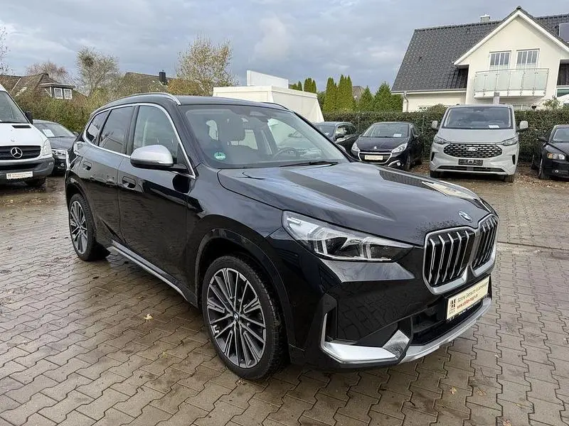Second-hand BMW X1 xLine 197 CP (144 kW) 2023 Negru SUV