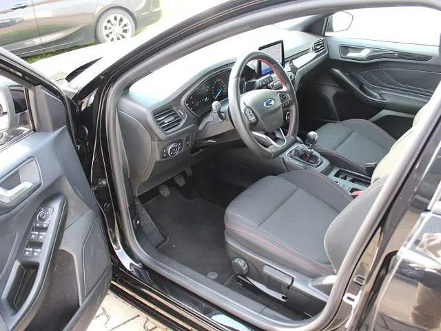 Usata Ford Focus ST-Line 125 CV (91 kW) 2021 Nero Station wagon