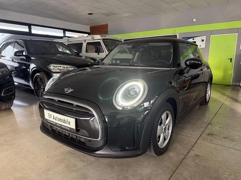 Gebraucht Mini Cooper Essential 136 PS (100 kW) 2023 Schwarz Kleinwagen