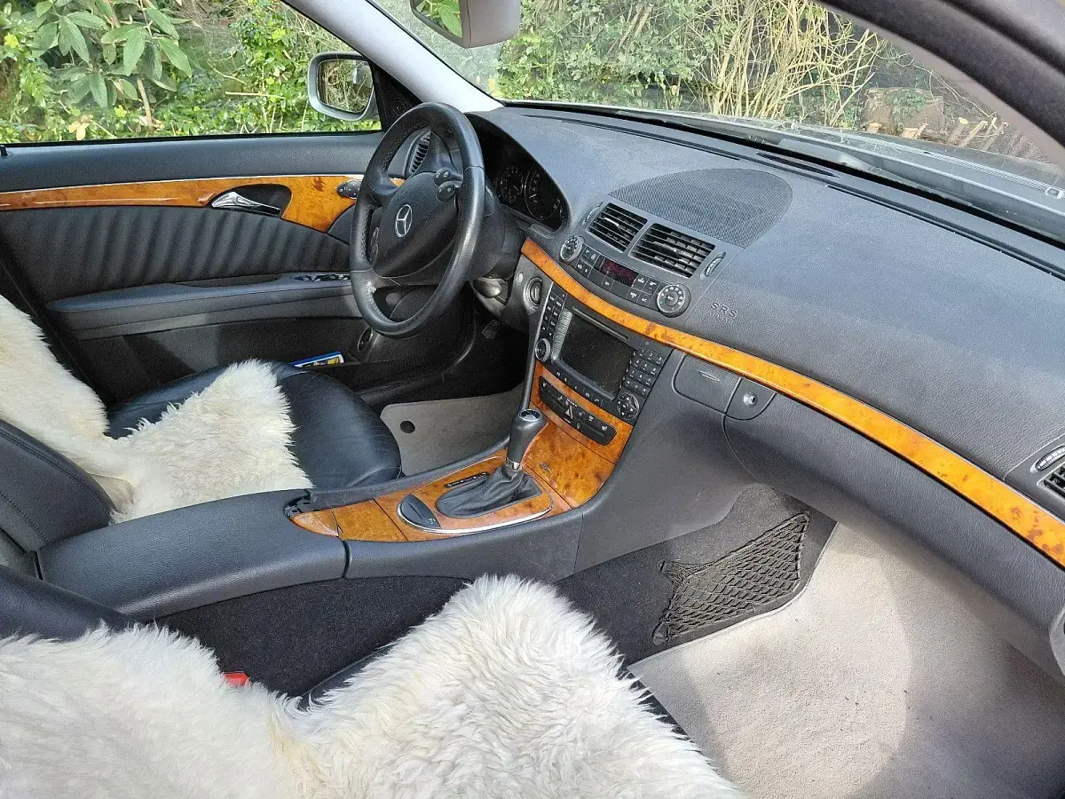 Brugt Mercedes E320 224 HK (164 kW) 2008 Grå Sedan