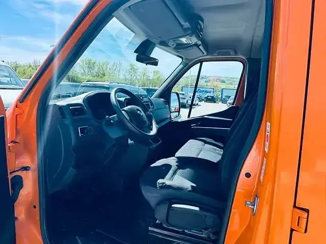 Gebraucht Opel Movano 150 PS (110 kW) 2021 Mandarin orange Van