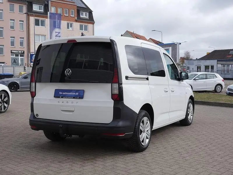 Brugt VW Caddy Basis 122 HK (89 kW) 2023 Hvid MPV