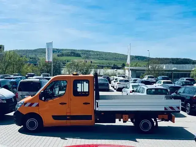 Gebraucht Opel Movano 150 PS (110 kW) 2021 Mandarin orange Van