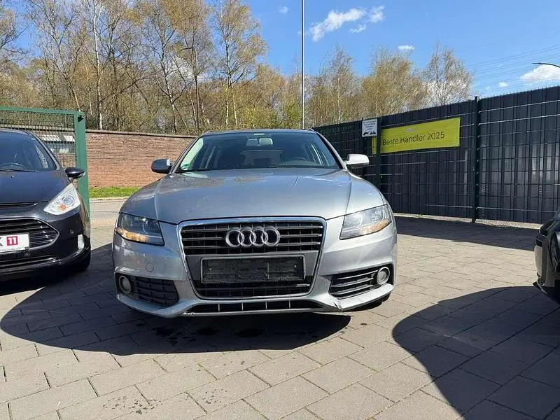 Używany Audi A4 Attraction 190 KM (139 kW) 2011 Szary Kombi