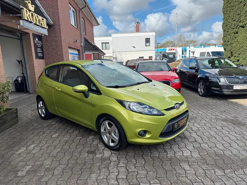 Usata Ford Fiesta 82 CV (60 kW) 2009 Andere farben Utilitaria