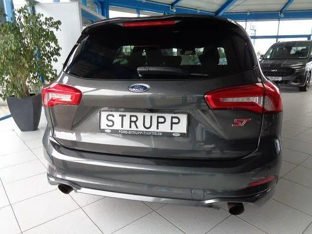 Używany Ford Focus ST 280 KM (205 kW) 2021 Szary Kombi