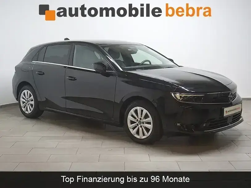 Usado Opel Astra Elegance 131 HP (96 kW) 2023 Preto Citadino