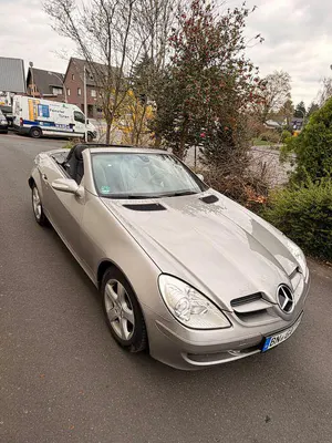 Second-hand Mercedes SLK200
