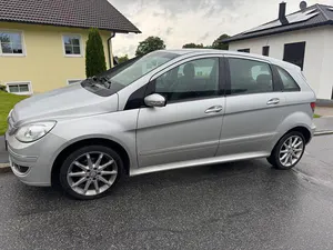 Używany Mercedes B200