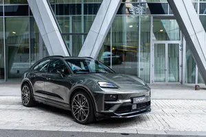 Second-hand Porsche Macan 4 Electric