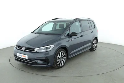 Gebraucht VW Touran Highline 150 PS (110 kW) 2024 Grau Van / Kleinbus