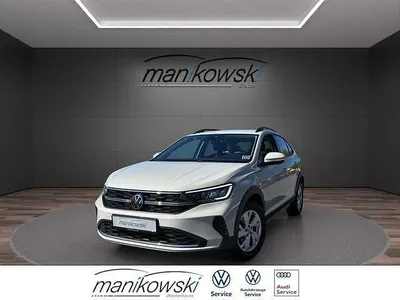 Käytetty VW Taigo Life 110 HP (80 kW) 2023 Harmaa Katumaasturi