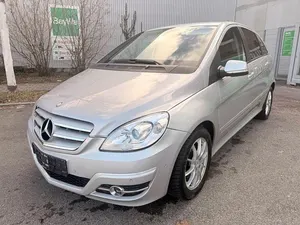 Używany Mercedes B200