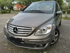 Używany Mercedes B200