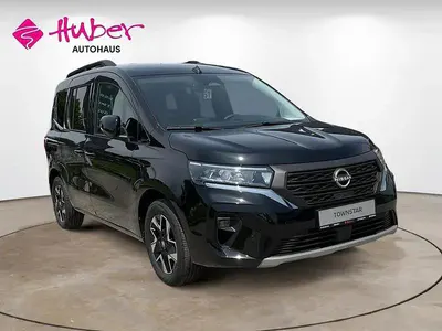 Neu Nissan Townstar N-Connecta 131 PS (96 kW) 2026 Schwarz Kombi