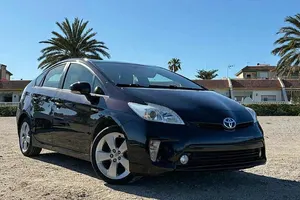 Käytetty Toyota Prius