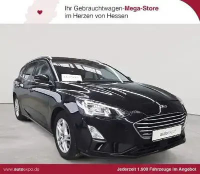 Używany Ford Focus Cool & Connect 120 KM (88 kW) 2021 Czarny Kombi