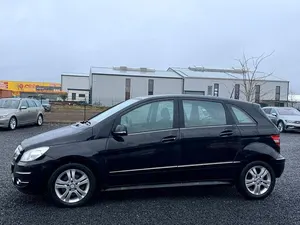 Używany Mercedes B200