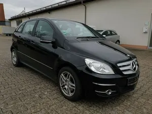 Używany Mercedes B200
