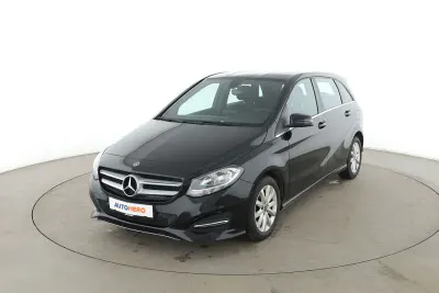 Używany Mercedes B180 Urban 122 KM (89 kW) 2018 Czarny Minivan