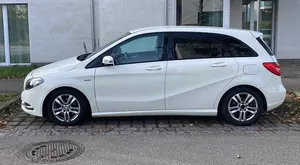 Używany Mercedes B200